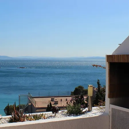 Santa Barbara Apartment